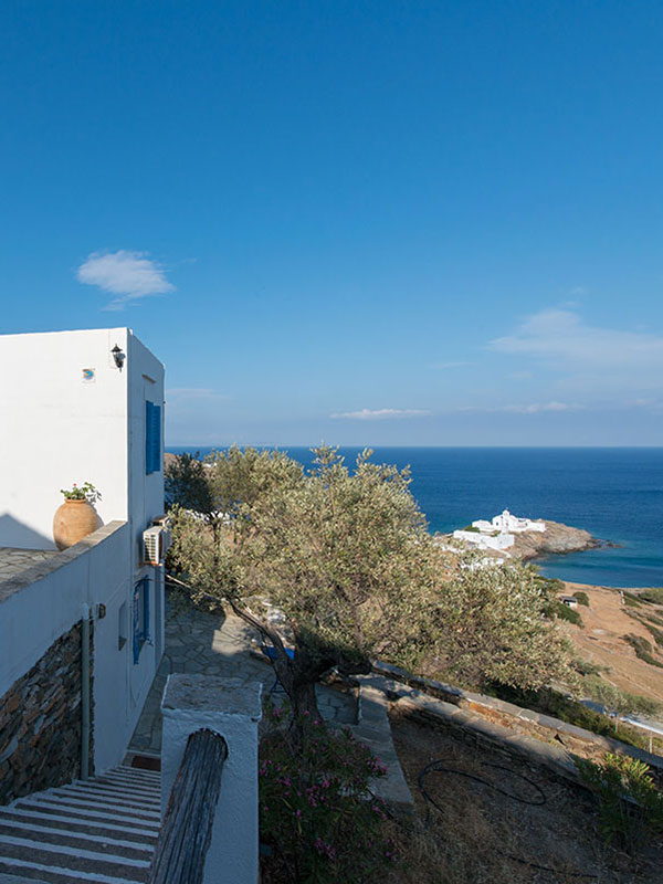 L'église de Chrissopigi à Sifnos