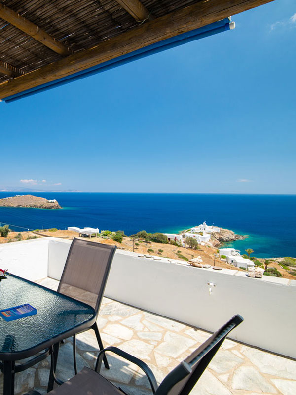 Balcon avec vue sur Sifnos